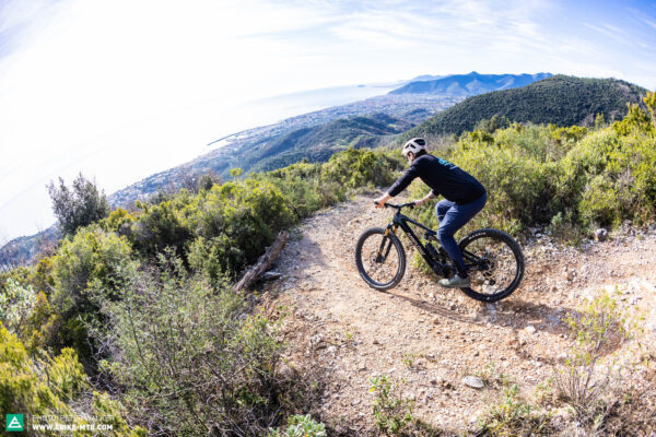 Amflow PL Carbon DJI Best EMTB 2025 Test WEB 2411 600x400